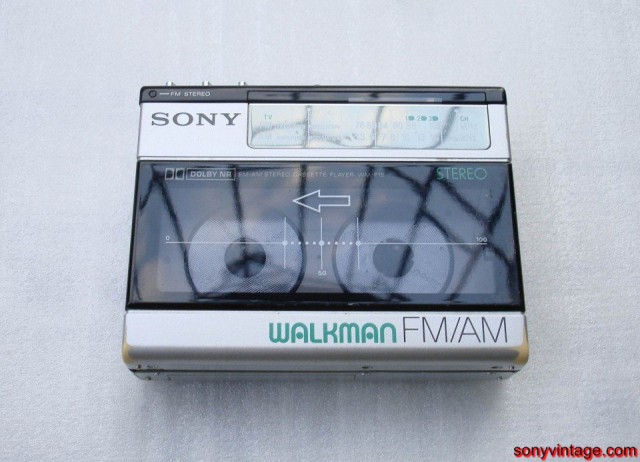 sonyvintage.com-wm-F15-SILV-8