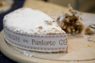 Eataly a Siena. Oscar Farinetti aprirà in tempo per il Palio?