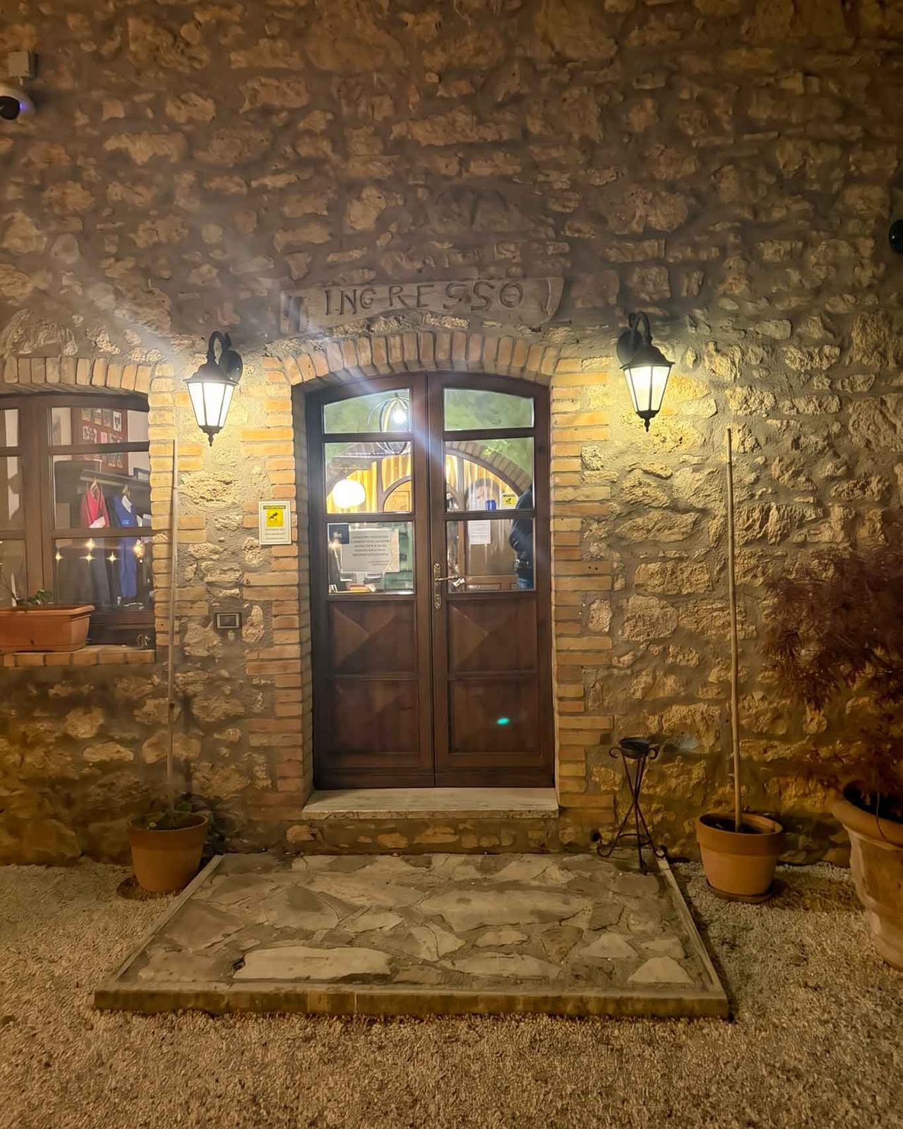 l'ingresso del ristorante Giorgione Villa Selva Country House a Grutti in Umbria