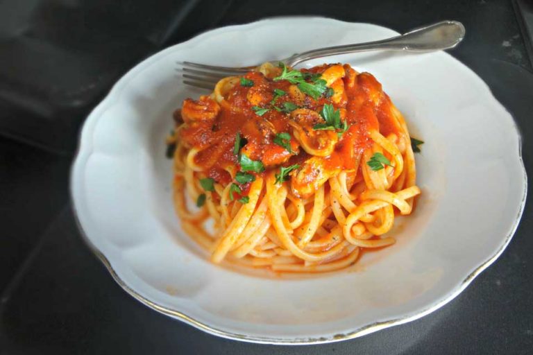 Pasta con cozze alla tarantina che nemmeno Gesù Cristo e la Madonna&#8230;
