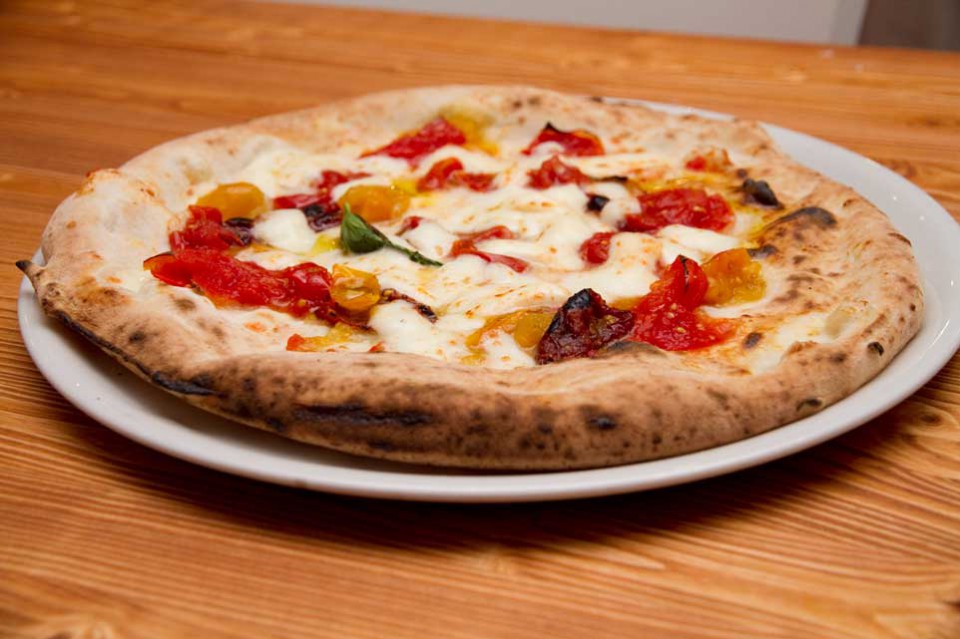 pizza tre pomodori