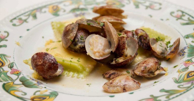 Ricetta. Ravioli e vongole dello Stuzzichino a Sant’Agata sui Due Golfi