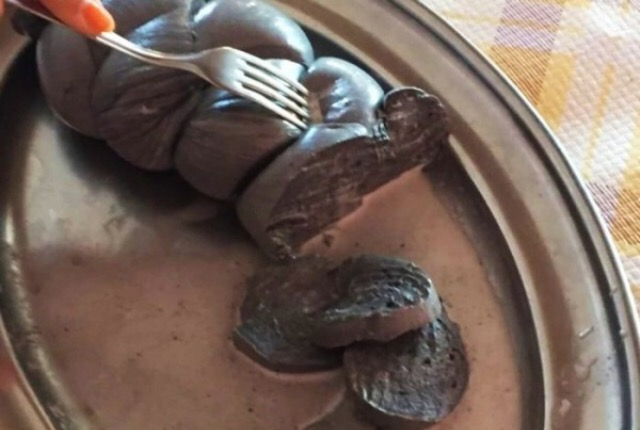 Mozzarella di bufala. Nasce la nera al carbone vegetale e non tutti sono contenti
