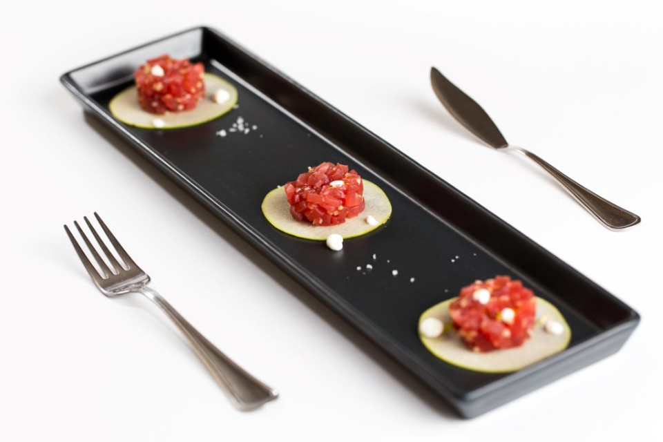 tartare di tonno mela verde e panna acida
