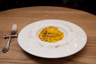 Riscrivete la storia della carbonara: nasce almeno nel 1939 a Roma