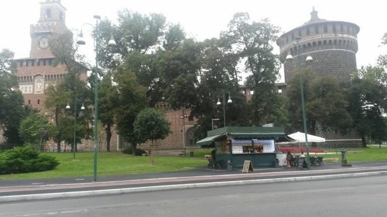 C&#8217;è ancora chi si meraviglia che il migliore ristorante di Milano per TripAdvisor  è un chiosco di panini?