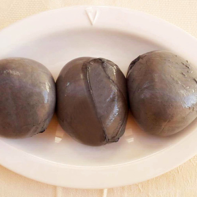 mozzarella nera