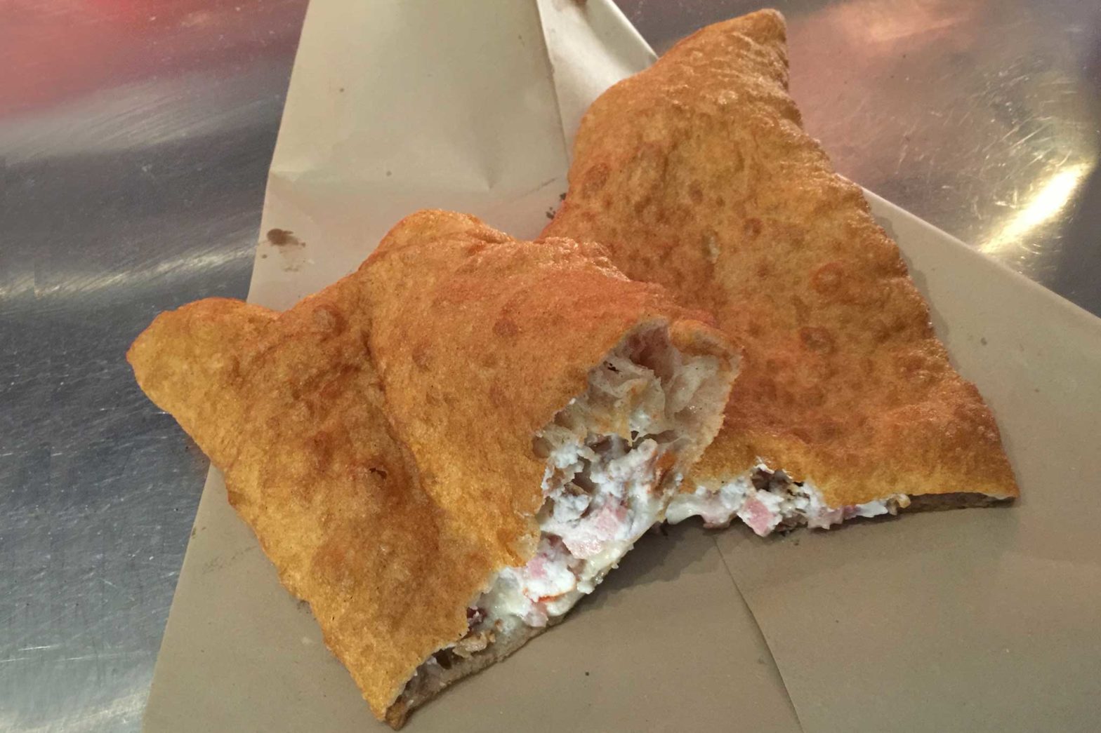 Napoli. Impasti e locali nuovi per la pizza fritta di Gino Sorbillo