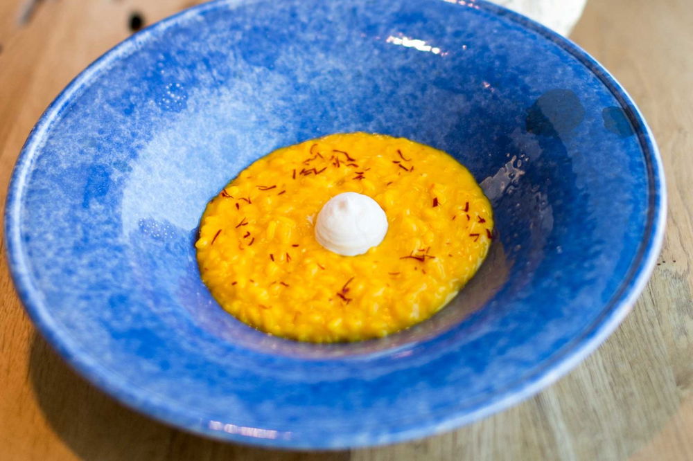 Ricette. Risotto allo zafferano, midollo e Grana Padano