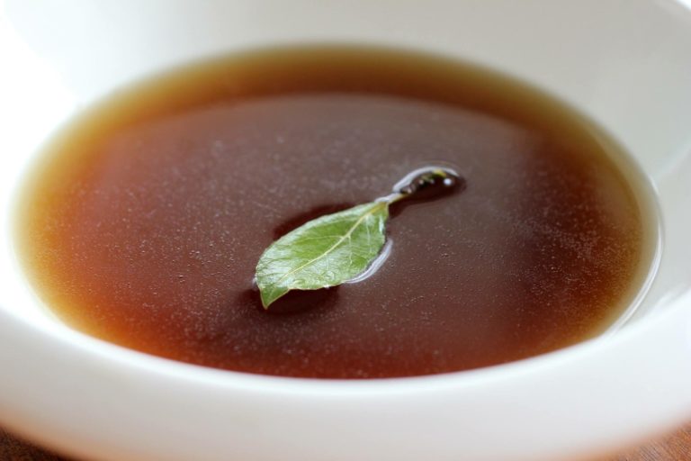 Bone Tea, il brodo di pollo stile Starbucks che fa impazzire le modelle