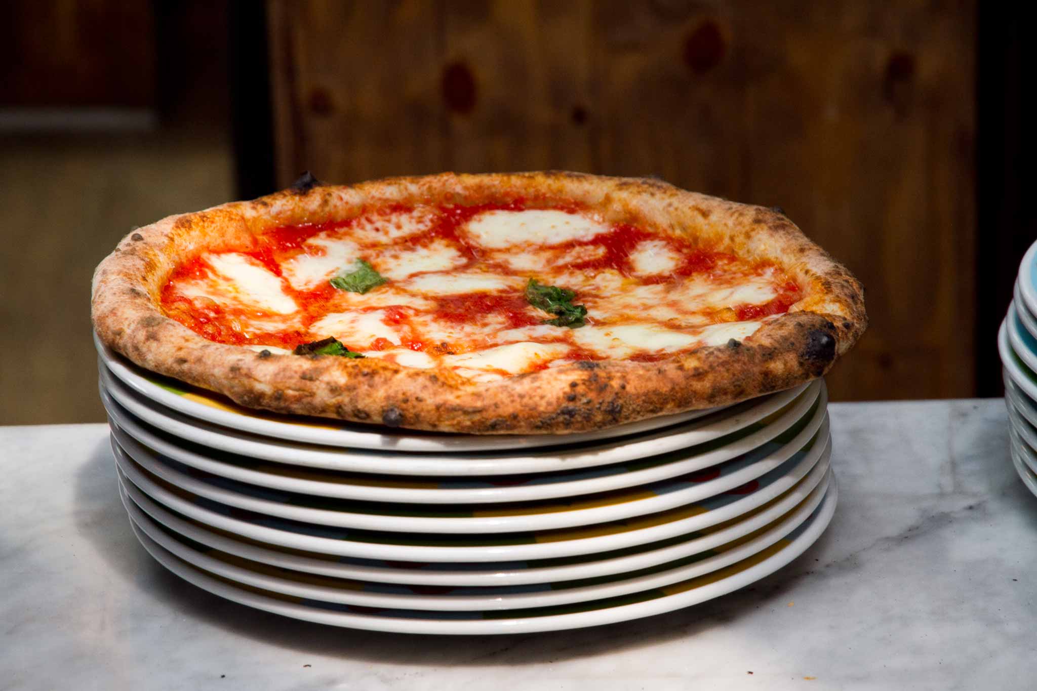 pizza napoletana piatto