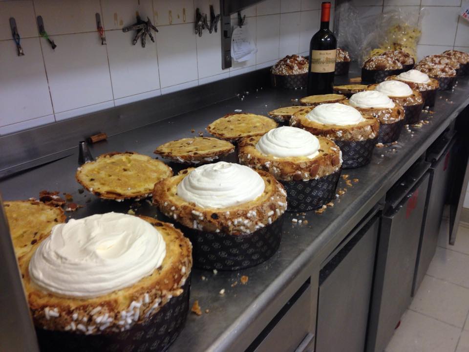 Panettone con bisquit di crema e passito di Pantelleria