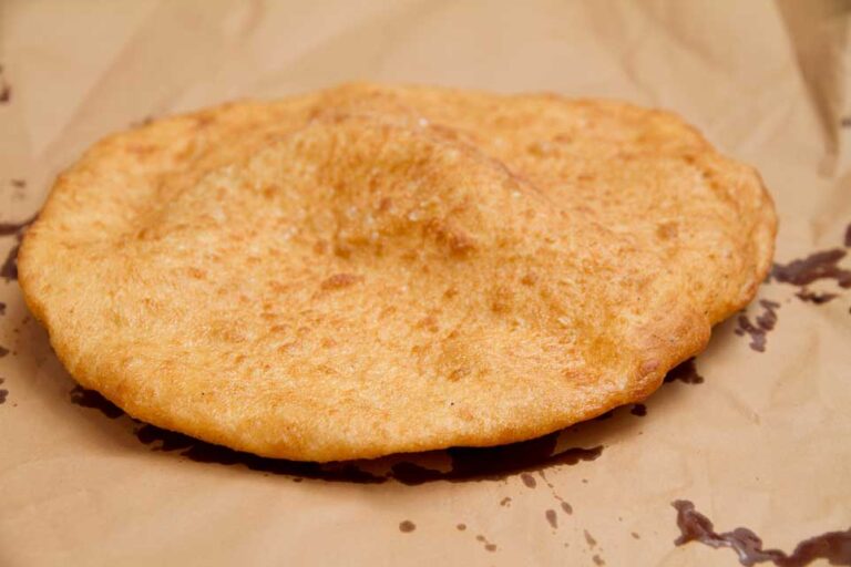 La Masardona a Napoli o i tre tempi della migliore pizza fritta