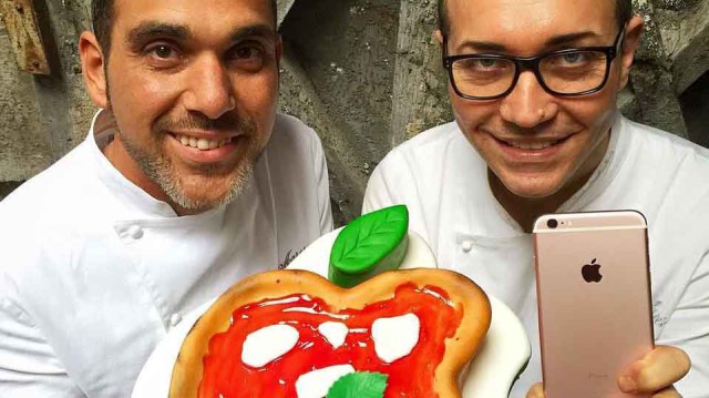 Apple a Napoli. Da Sorbillo l’accoppiata pizza e torta con Infante