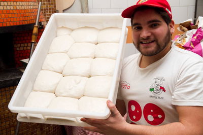 Carlo Sammarco è ora da solo al comando della pizzeria di Aversa