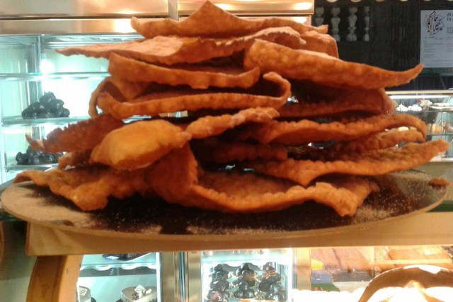 chiacchiere napoletane