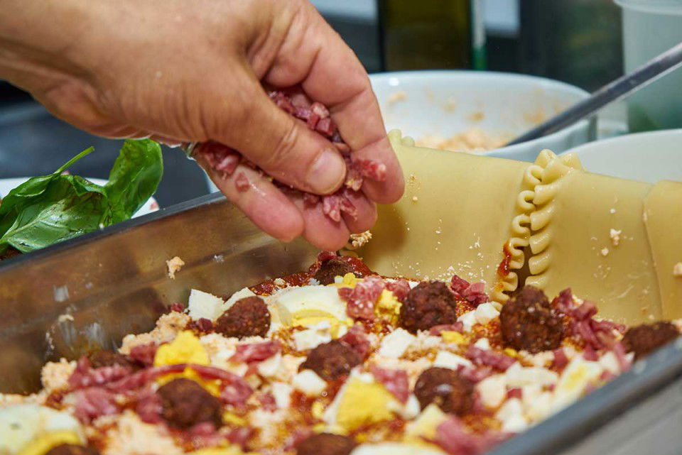 lasagna napoletana ricetta salame