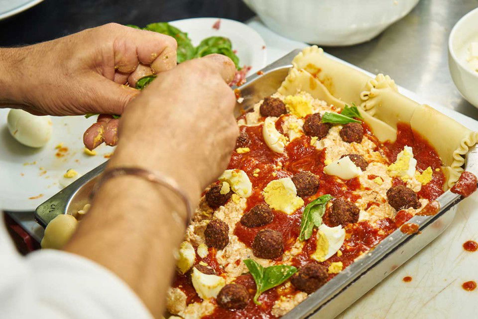 lasagna napoletana ricetta polpettine e basilico