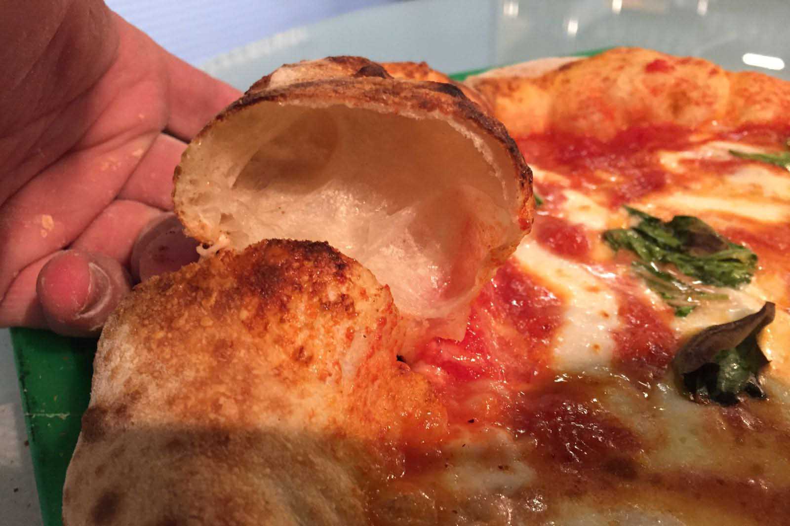 pizza cornicione