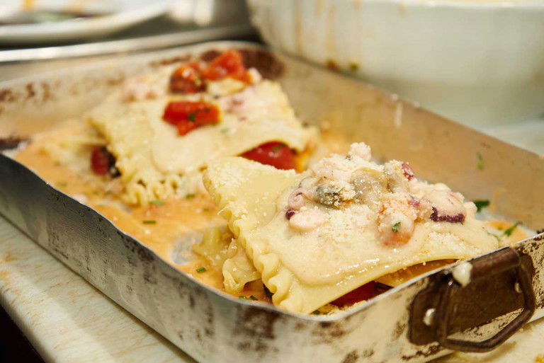 Lasagna. La ricetta di mare con vongole e cozze che vi stupirà