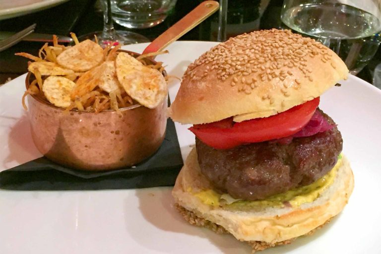 Roma. Giulietta 7, amore di hamburger da 14 € al Romeo di Cristina Bowerman