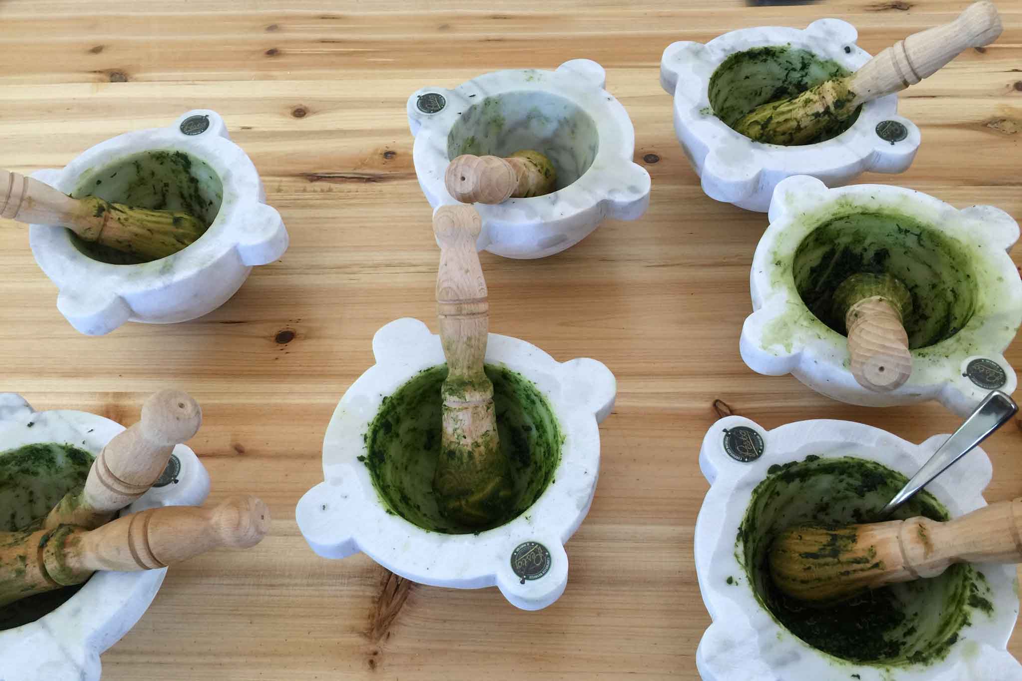 mortai pesto