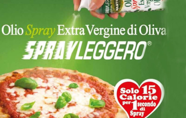 Prova costume. Sulla pizza arriva l’olio spray. E le imprecazioni