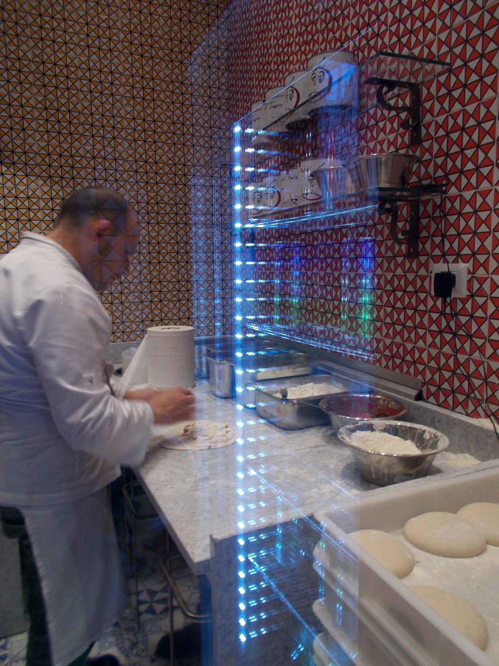 Milano. Gino Sorbillo ha aperto Zia Esterina per la pizza fritta