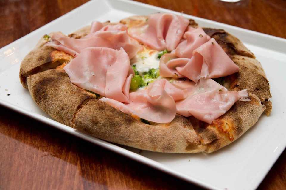 pizza mortadella