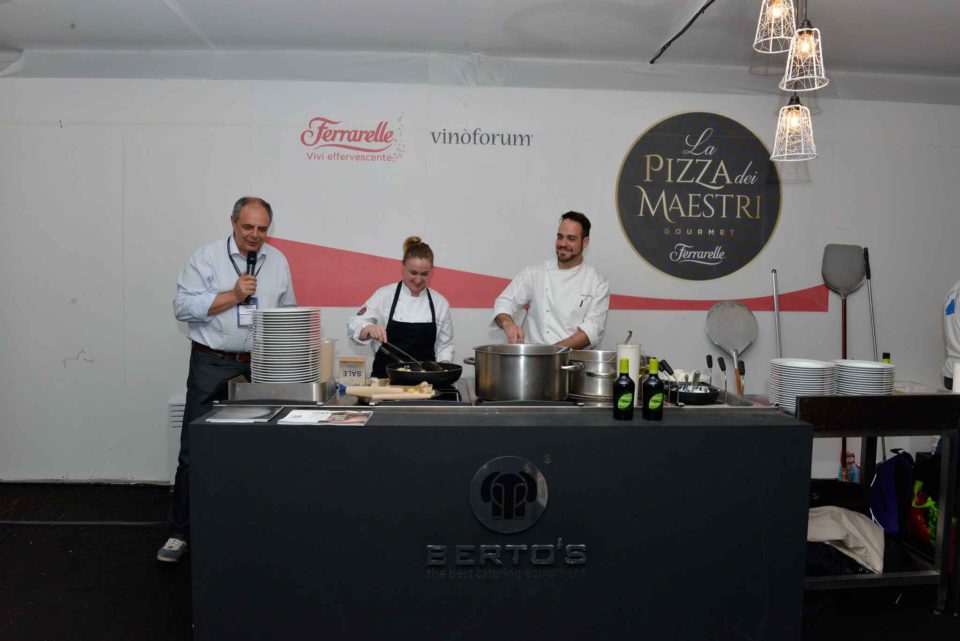 Vincenzo Pagano presenta la pizza dei maestri Vinoforum