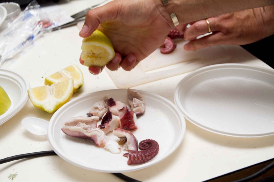 Polpo. Come cucinarlo per un'insalata di mare indimenticabile