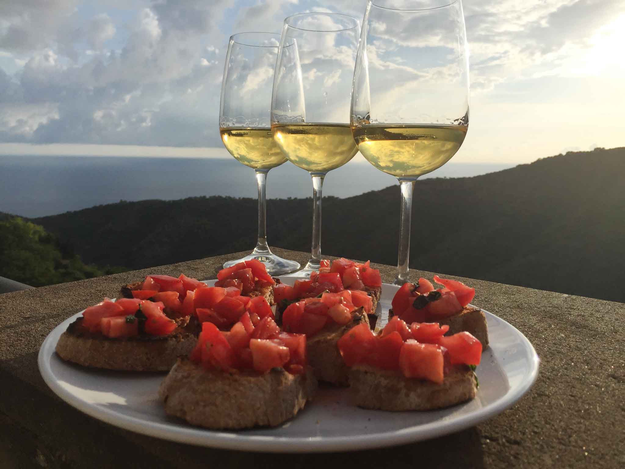 vino e bruschetta mare Acciaroli da Cannicchio