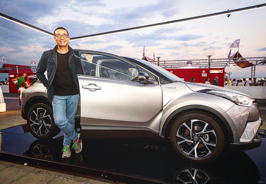 gino-sorbillo-e-la-toyota-c-hr
