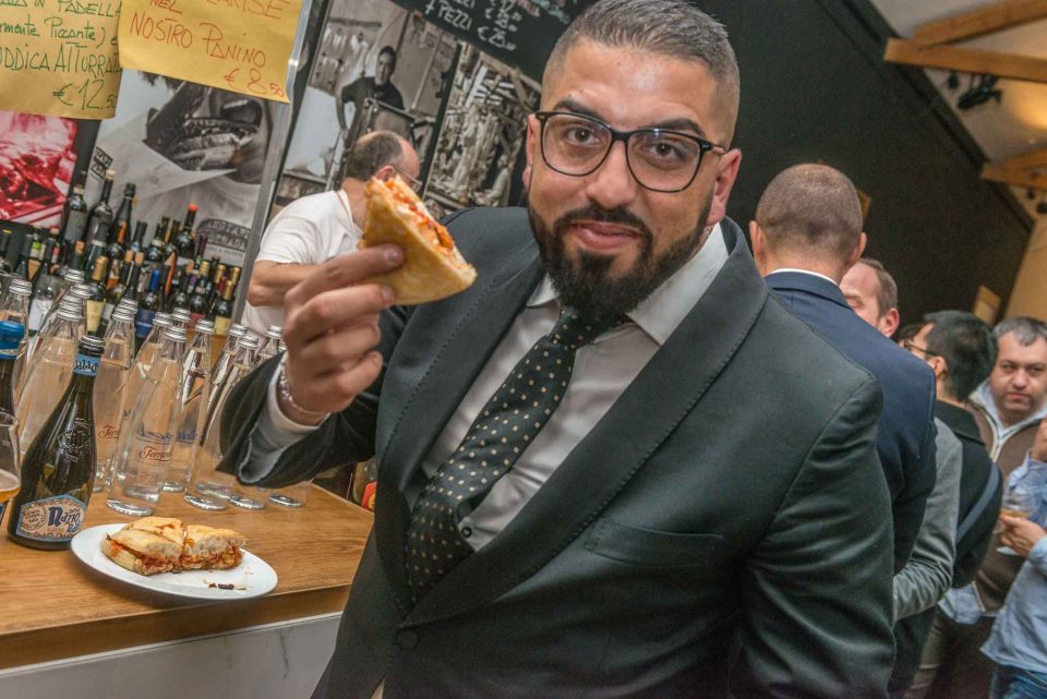 valentino-libro-con-la-pizza-al-vapore