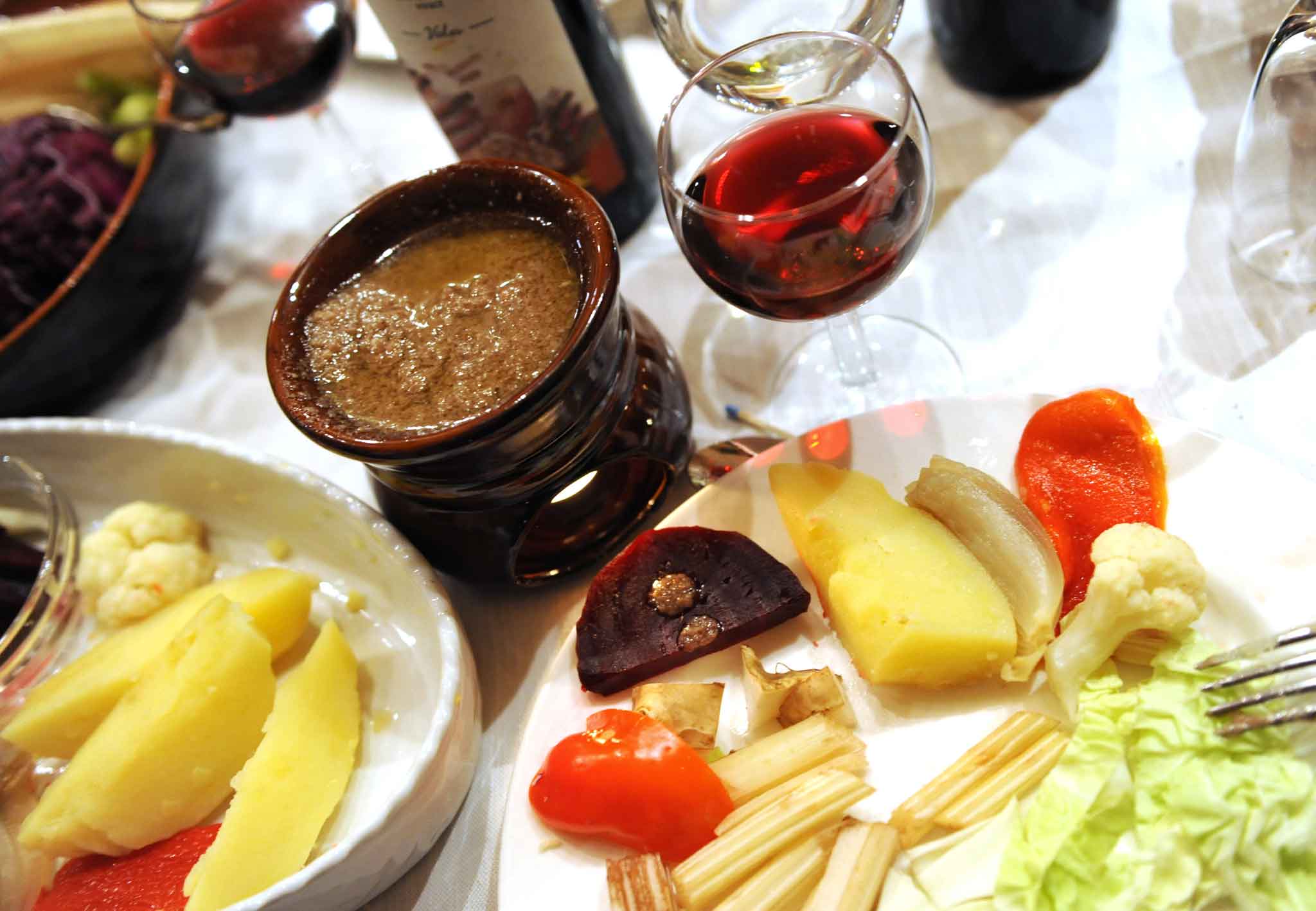 Bagna Cauda. La ricetta perfetta da fare a casa e il programma della festa