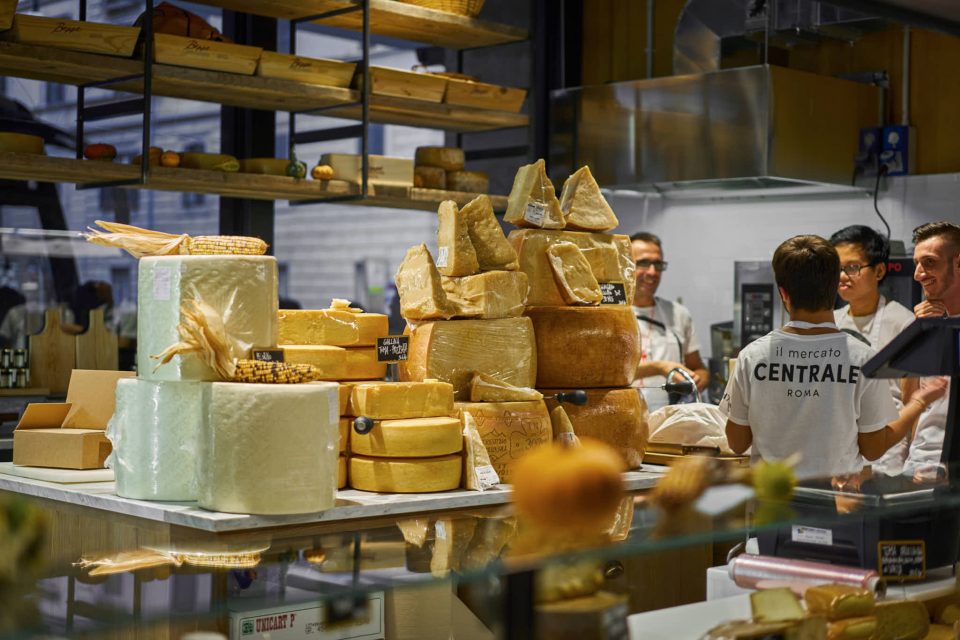 mercato-centrale-giovale-formaggio-2
