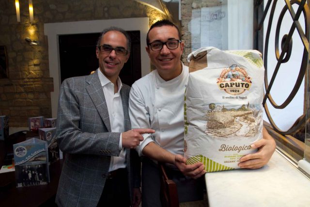 Gino Sorbillo a Torino pizzeria Lievito Madre farina