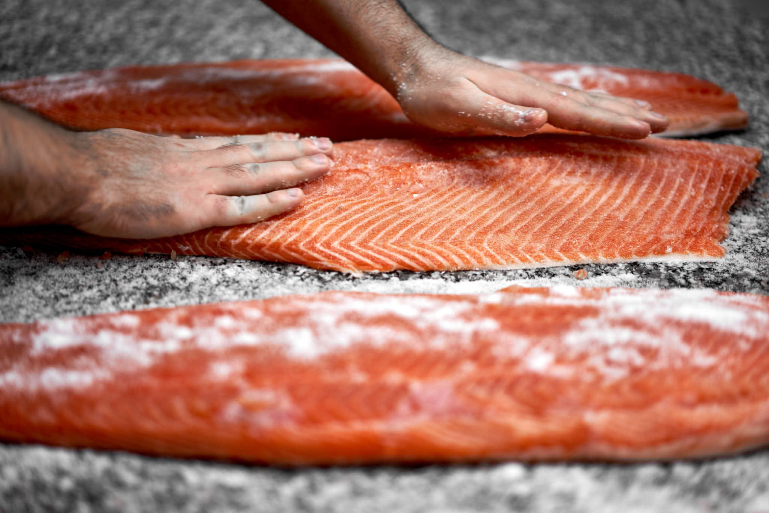Salmone affumicato massaggio