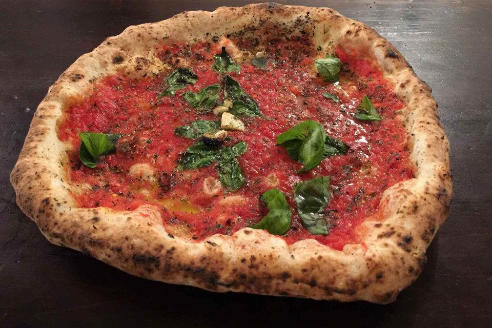 Gino Sorbillo pizza marinara ruota di carro
