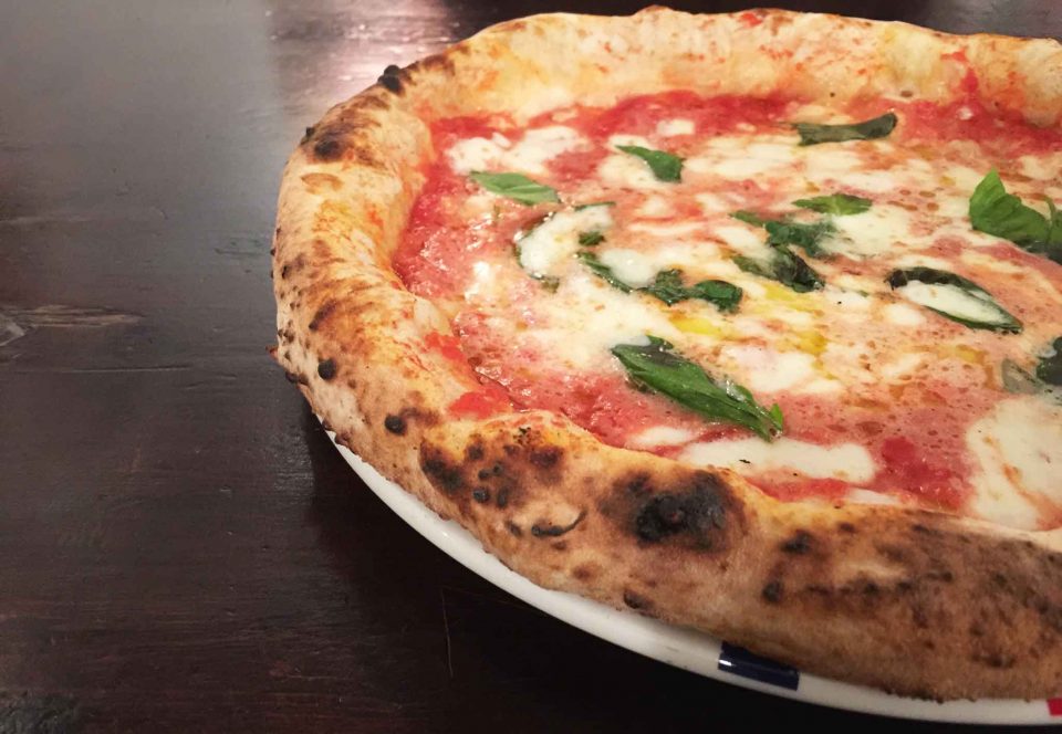cornicione alto pizza Gino Sorbillo