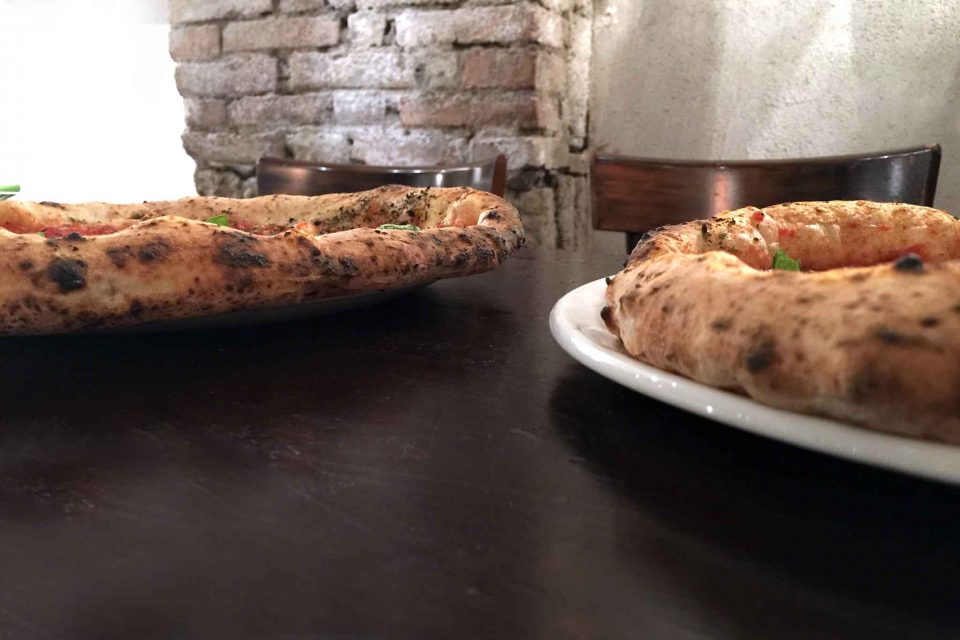 cornicione normale e cornicione gonfio pizza napoletana