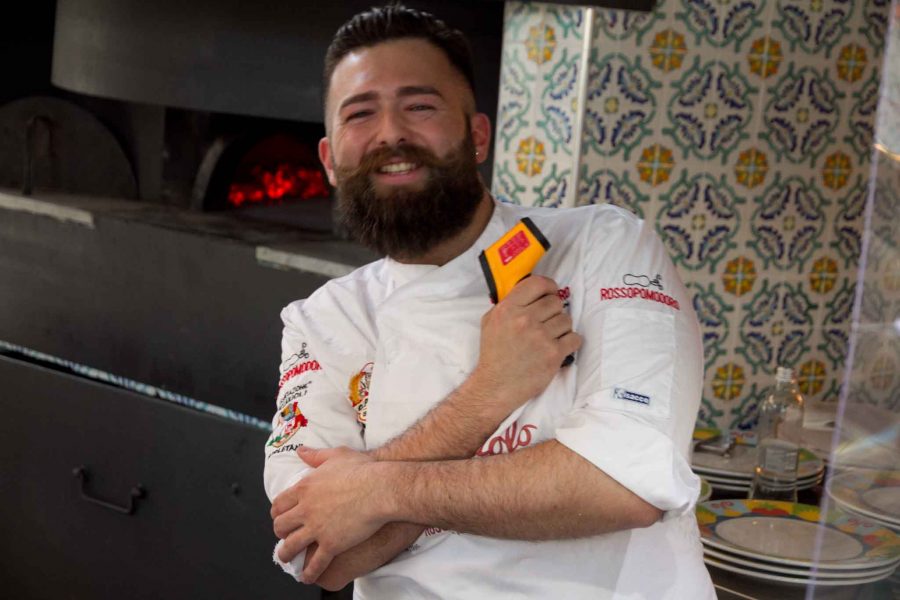 Vincenzo Capuano stupisce con la nuova pizza fritta al Rossopomodoro