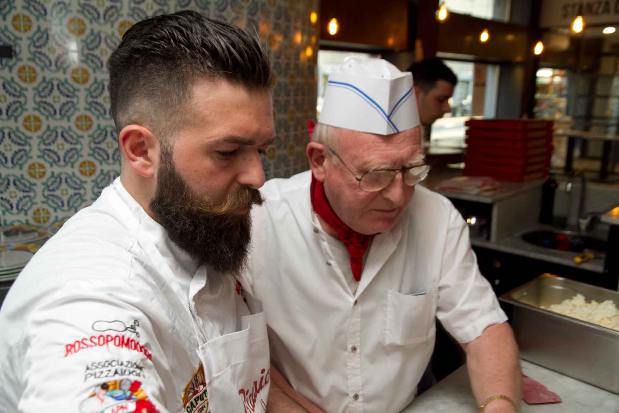 Vincenzo Capuano stupisce con la nuova pizza fritta al Rossopomodoro