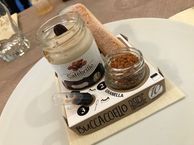Napoli. Kit di sopravvivenza dolce in buccacciello alla pizzeria 10 di Diego Vitagliano