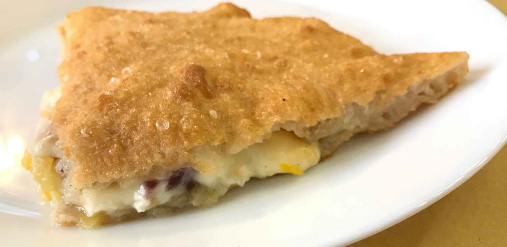 Napoli. Isabella De Cham apre la nuova pizzeria 1947 Pizza Fritta