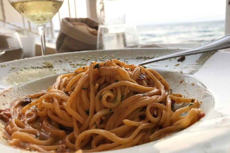 Sardegna. 3 indirizzi sulla spiaggia di Calasetta, Capo Malfatano e Chia per mangiare in riva al mare