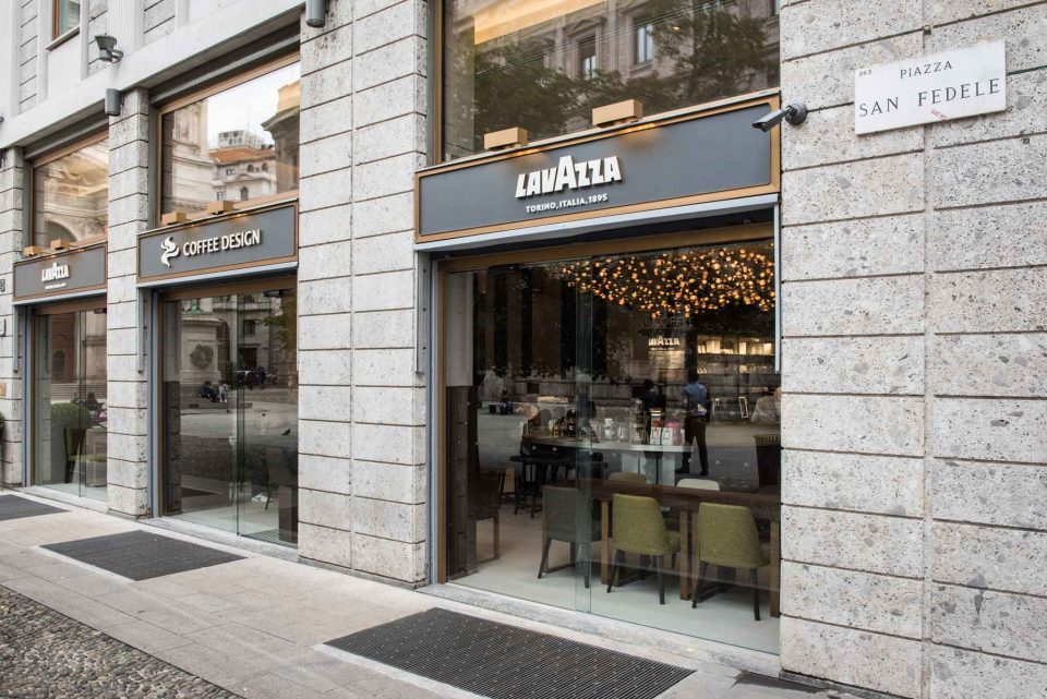 Milano. Tutte le foto del Lavazza Flagship Store che ha aperto in Duomo