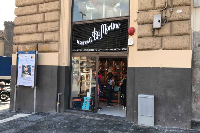 Napoli. Sea Front Di Martino Pasta Bar, il format innovativo che emoziona