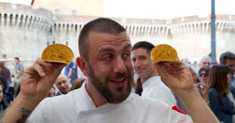 Cornetto all&#8217;italiana, ricetta perfetta per una colazione da manuale