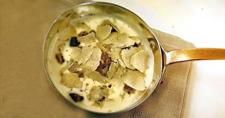 Courmayeur. Preparatevi a gustare il fantastico uovo al tartufo del Dandelion che riapre